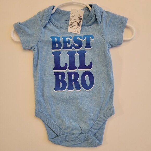 NEW Children's Place Blue Short Sleeve Onesie "Best Lil Bro" - Boys Size 0-3 mth - Picture 1 of 6